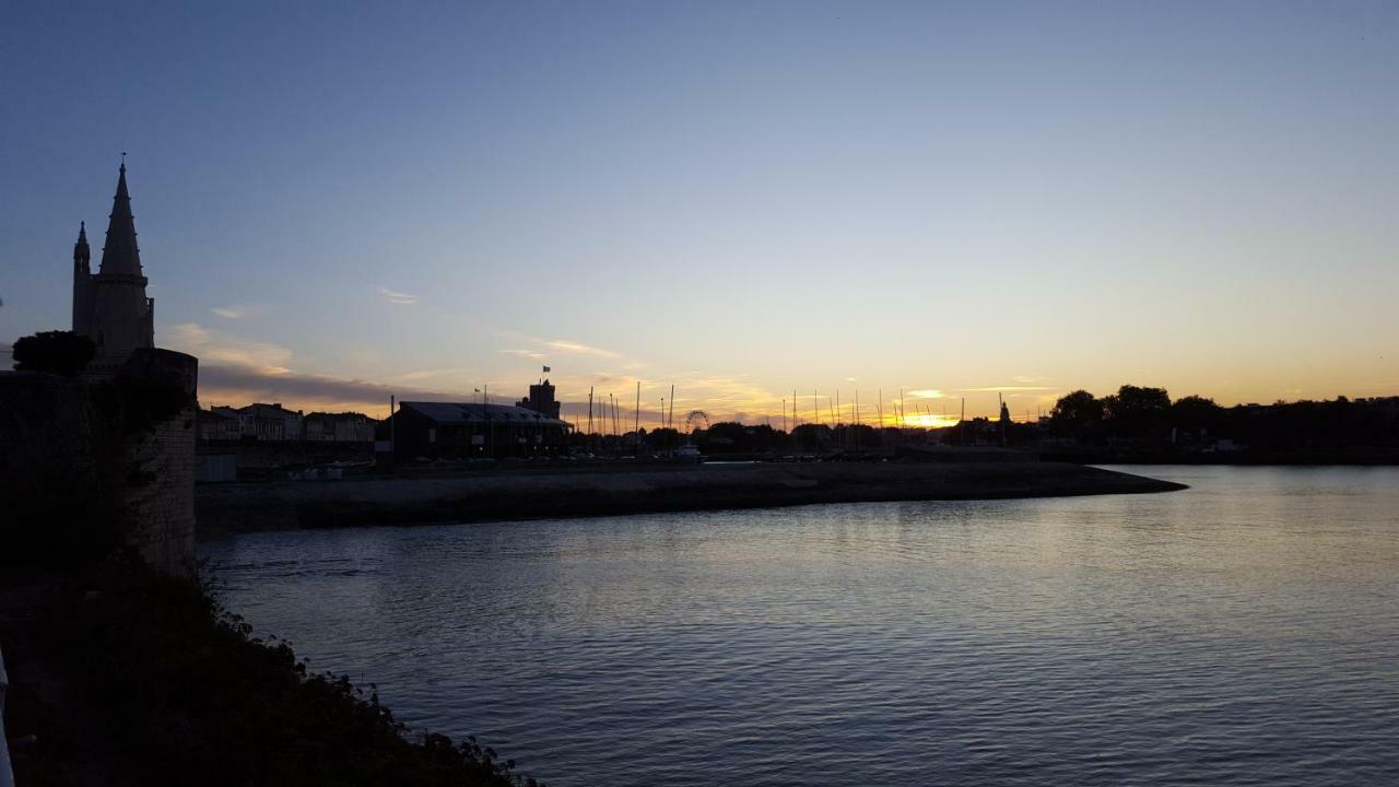 Vila L'Abri D'Emilie Saint-Xandre Exteriér fotografie