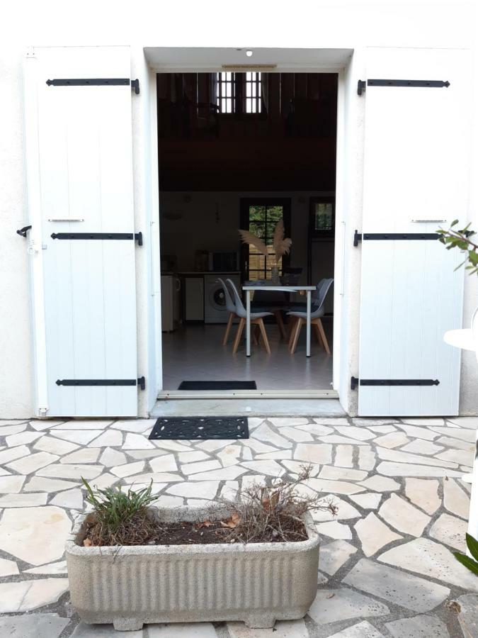 Vila L'Abri D'Emilie Saint-Xandre Exteriér fotografie
